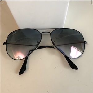 RayBan Black Gradient Aviator Sunglasses 🕶